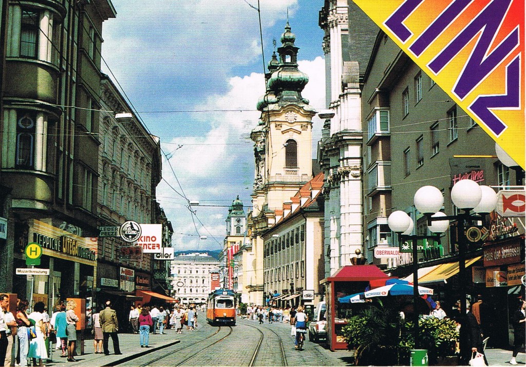 Mozartkreuzung in Linz mit Blick die Landstraße hinunter